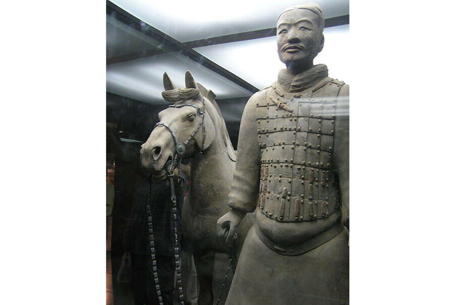 На захоронении в Китае снова обнаружили терракотовых лошадей и воинов 