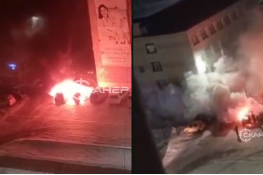 Ночью во дворе дома в Благовещенске огонь уничтожил несколько машин видео