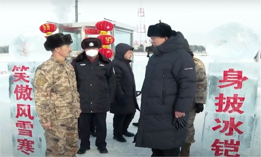 Мэр Хэйхэ в Новый год поотечески проведал пограничников на Амуре и попросил одеваться потеплее 