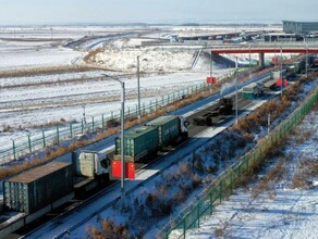 Китайское ТВ показало как таможня и пограничники работали на автомобильном мосту в Хэйхэ несмотря на 40градусные морозы