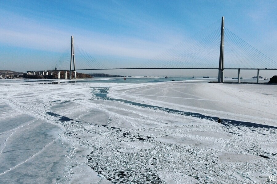 Изза сильных морозов Амурский и Уссурийский заливы в Приморье обрастают льдом 