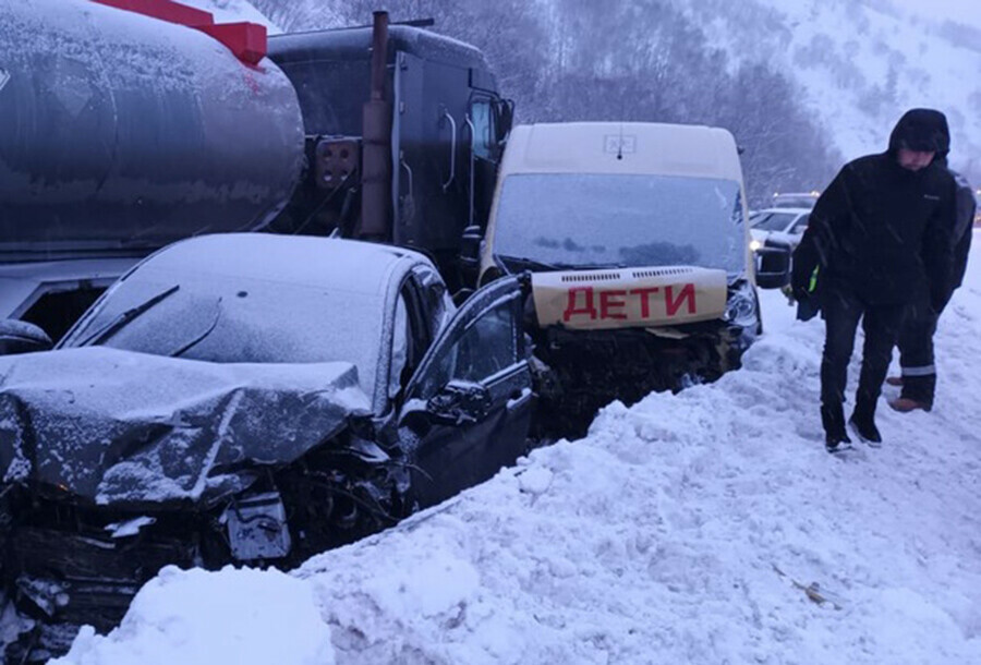 В аварию попал школьный автобус с 11 детьми есть пострадавшие обновлено