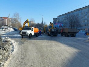 В Благовещенске на Пролетарской завершили ремонт водовода Водителей предупреждают котлован еще не засыпан