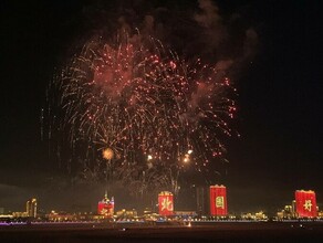 Это нечто грандиозное Первые залпы фейерверка в Китае привели благовещенцев в восторг