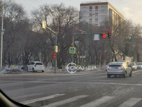 На одном перекрестке в Благовещенске произошло два ДТП Понадобилась помощь врачей фото видео