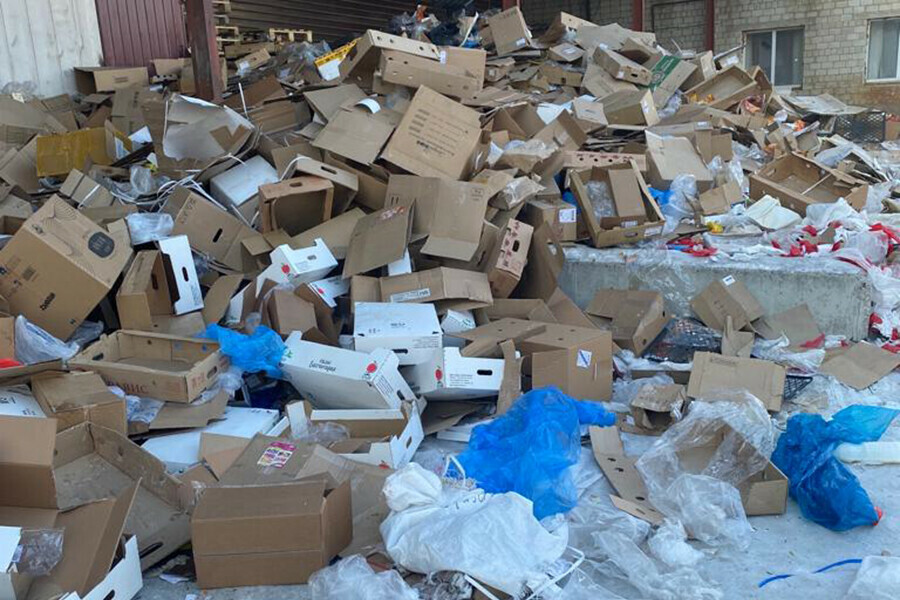 Свалку с размахом устроили у магазина в Свободном фото
