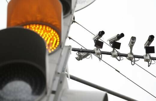 Водителей начали наказывать за проезд на желтый сигнал светофора