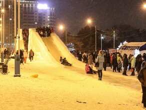 От снега к пластику как менялось новогоднее оформление города в последние годы фотоподборка