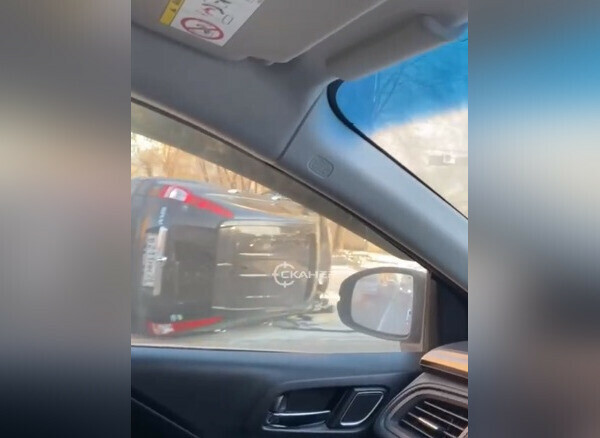 На бок легла Honda CRV жесткая авария произошла утром в Благовещенске видео 