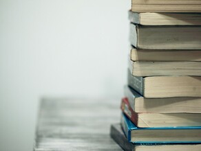 В России издательства начнут выпускать пересказы книг на которые не могут получить права