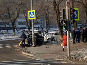 Соцсети жесткое ДТП в центре Благовещенска работала реанимация фото