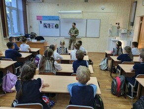 Военнослужащие проводят в школах Приамурья уроки мужества