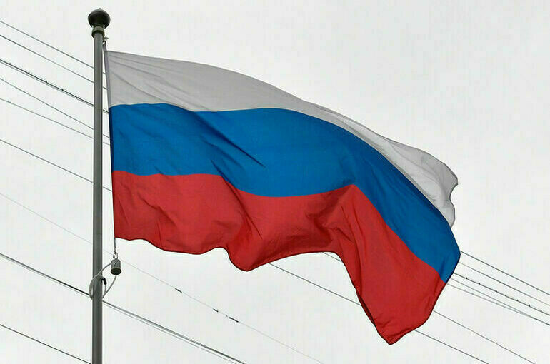 В педагогических вузах будут поднимать государственный флаг России