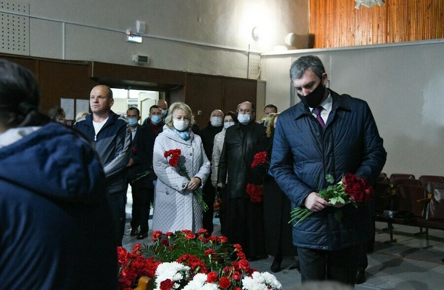 В Благовещенске простились с директором судостроительного завода Вячеславом Поповым