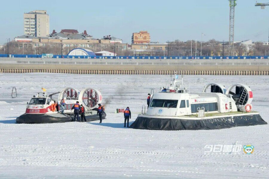 В Хэйхэ в преддверии открытия пассажирского сообщения на Амуре провели учения с судами на воздушной подушке