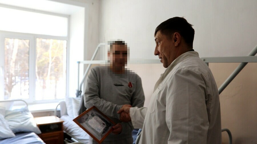 В военном госпитале Амурской области перед 23 февраля вручили ордена Мужества раненым бойцам СВО 