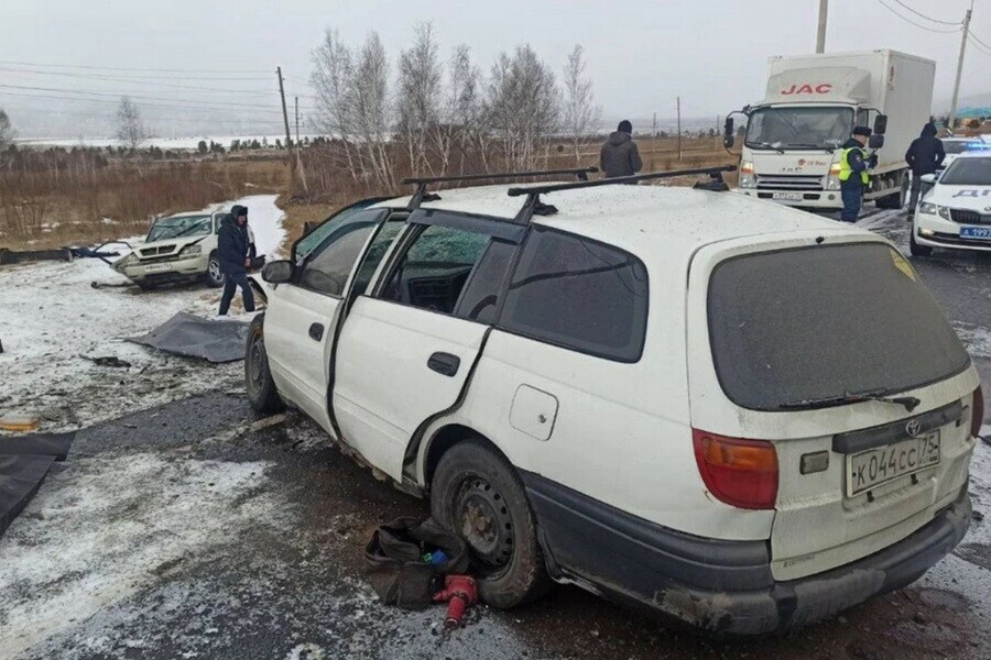 Два человека погибли на месте в страшном ДТП под Читой фото