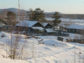 В амурском поселке Октябрьском переживают что весной снова останутся без дороги жизни