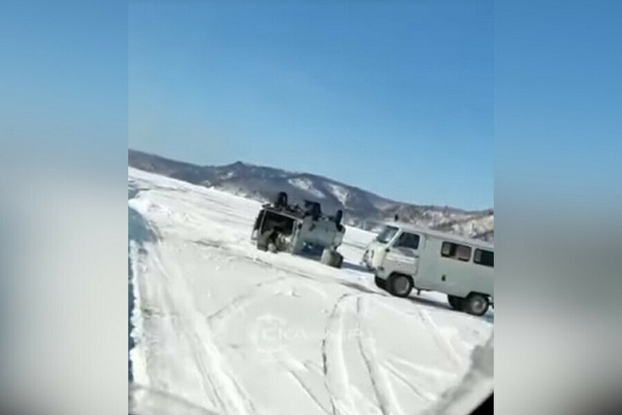 Колесами в небо на Зейском водохранилище произошло ДТП видео