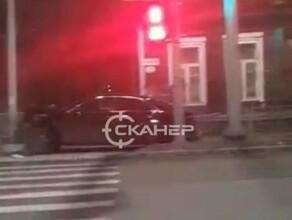 Одна машина вылетела на тротуар массовое ДТП произошло в Благовещенске видео
