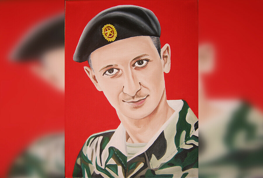 Портрет погибшего в зоне СВО Ивана Цевуна представлен на выставке российской художницы