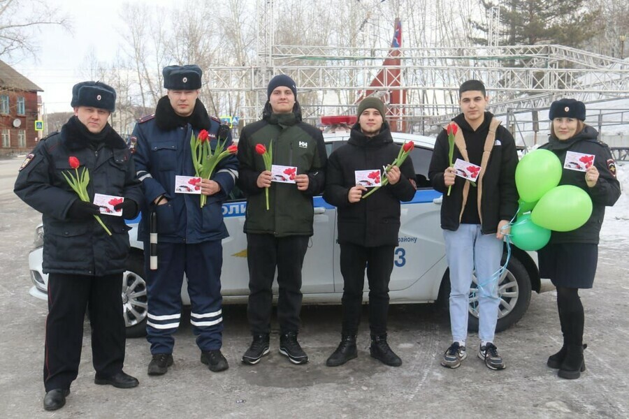 Амурские госавтоинспекторы начали праздничную охоту на автоледи