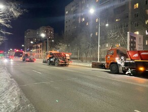 В Благовещенске снегоуборочная техника вышла на борьбу с последствиями снегопада