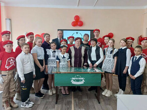 В сельской школе Шимановского района открыли парту Героя