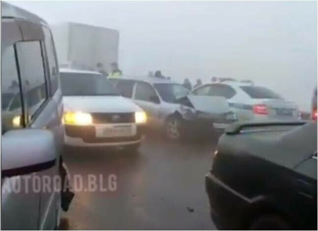 Утром 10 октября на подъезде к Благовещенску столкнулись 10 автомобилей видео