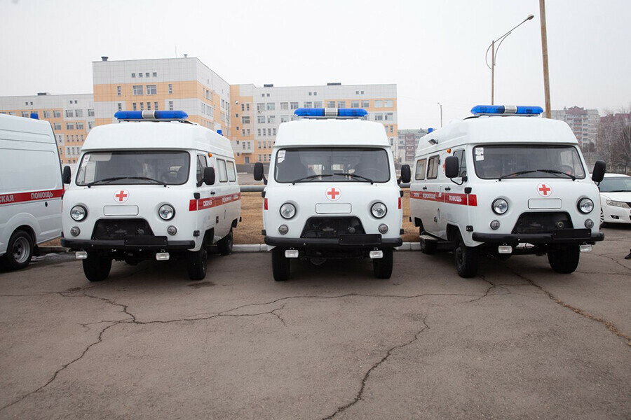Медучреждения Амурской области получили 11 новых машин с современной начинкой