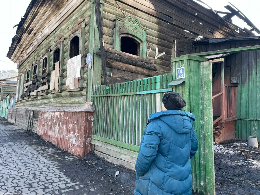 Помощи нам не дают Жительница Благовещенска похоронившая мать после страшного пожара пожаловалась на равнодушие