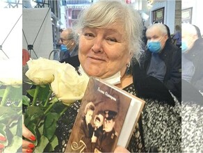 Писатель Галина Одинцова Я понимаю почему семейные рассказы из Благовещенска покупают на Печатном дворе 