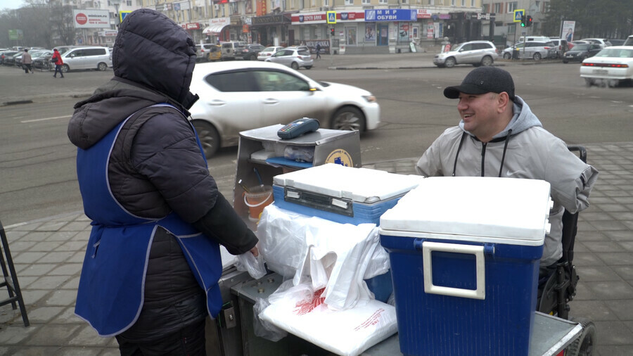 Социальный эксперимент благовещенский инвалид проверил торговые точки на доброту души видео