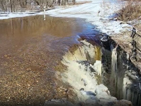 В Мазановском районе закрыли проезд вода перелилась через дорогу видео