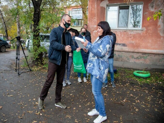 За шуточный ролик о дворнике благовещенка получила планшет 