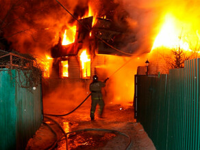 В отдаленном районе Благовещенска загорелся жилой дом