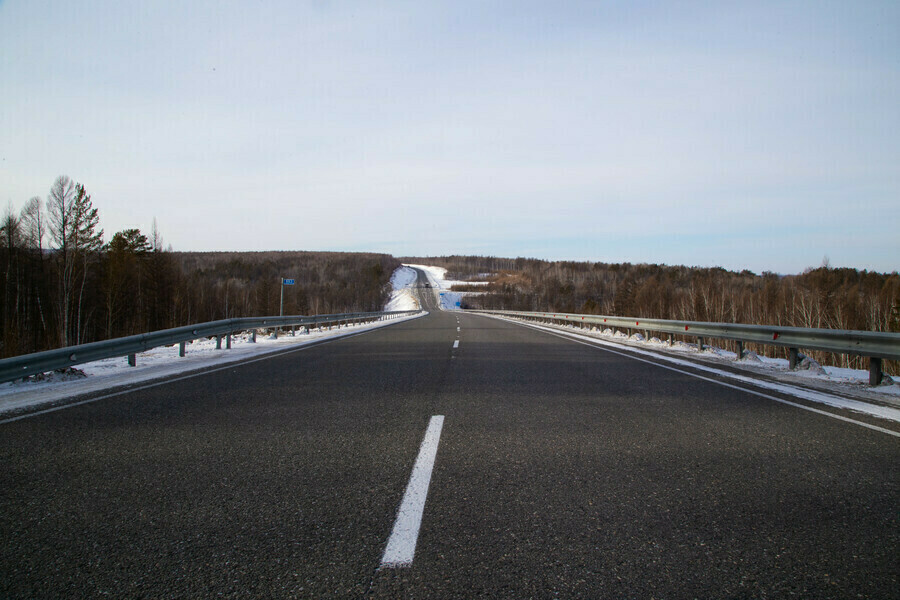 В Приамурье на трассе нашли маленького ребенка