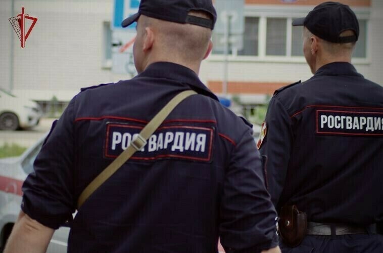 Пончо и резиновые сапоги росгвардейцам обновили гардероб