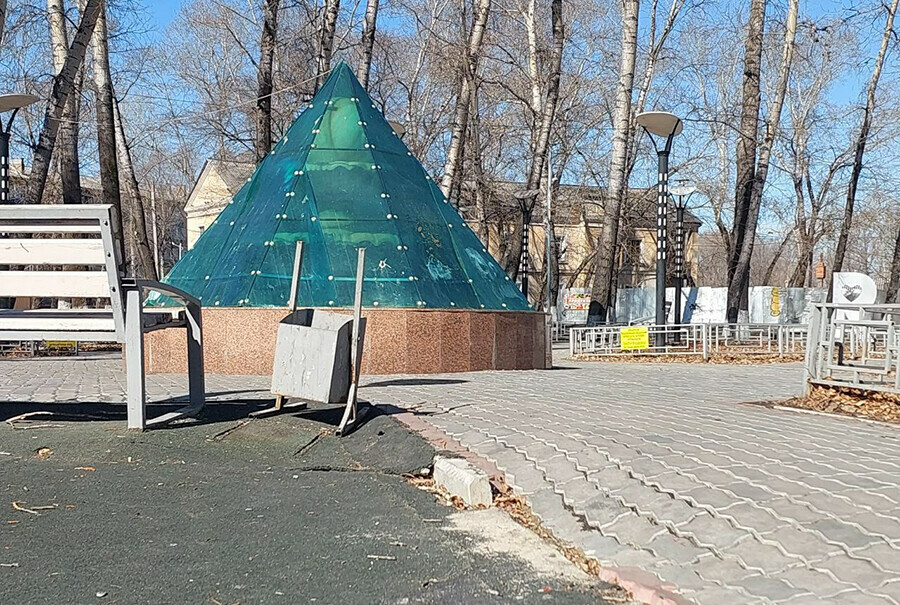 В Белогорске люди решили вопрос с выделением денег на замену фонтана в парке культуры
