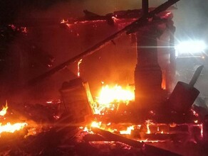 Успела выскочить с детьми спасатели рассказали подробности о пожаре в Новокиевском Увале