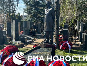 На открытии памятника Жириновскому стало известно какие цитаты высечены золотом на постаменте