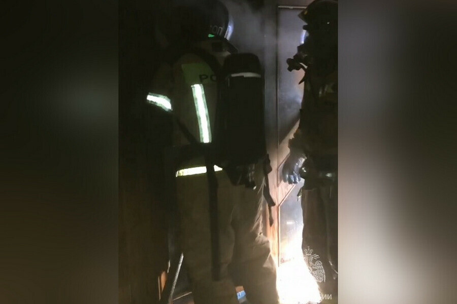Горячее не бывает в Чигирях пожарные тушили баню видео 