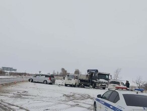 Апрельский снегопад спровоцировал множество аварий на дорогах Приамурья фото 