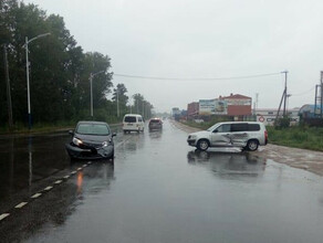 На благовещенских перекрестках попали в аварию почти тысяча автомобилей 2 человека погибли