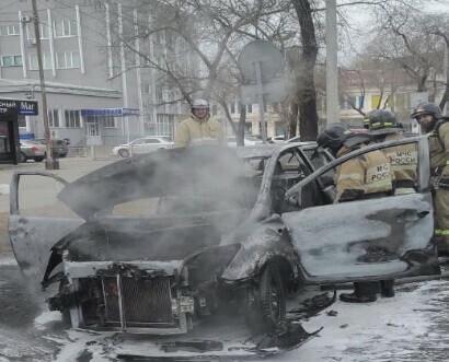 Выгорел полностью появились подробности о возгорании авто в центре Благовещенска