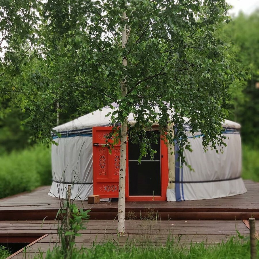 На бывшей даче Анатолия Чубайса в Амурской области гостям предлагают пожить в бурятских юртах