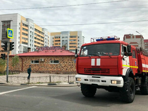 В Благовещенске загорелось кафе видео