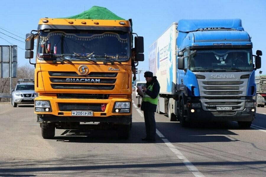 Запрет на движение определенной категории автомобилей продлили в Амурской области 