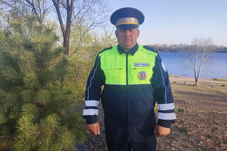 Сотрудник ДПС  задержал в Приамурье находившегося в розыске иностранца