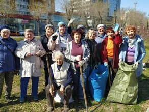 Благовещенцы из общественного движения Навстречу жизни вышли на субботник фото 